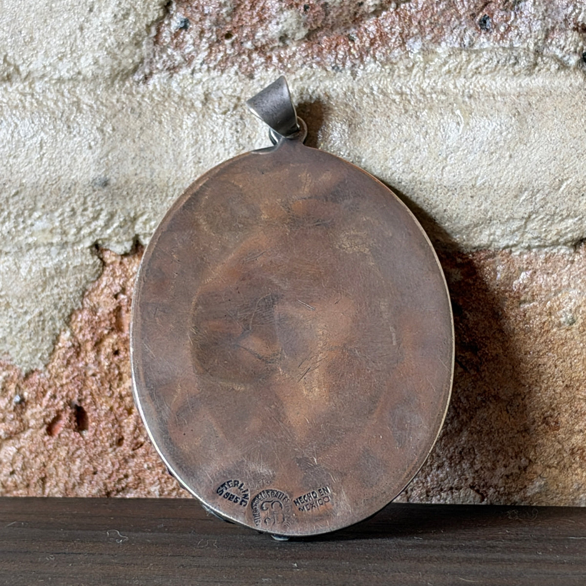 Los Ballesteros locket