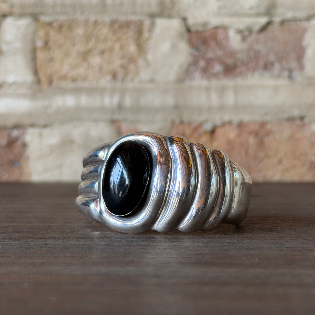 Vintage Los Ballesteros Taxco Sterling Silver Onyx Cuff – Ribbed Signet Style