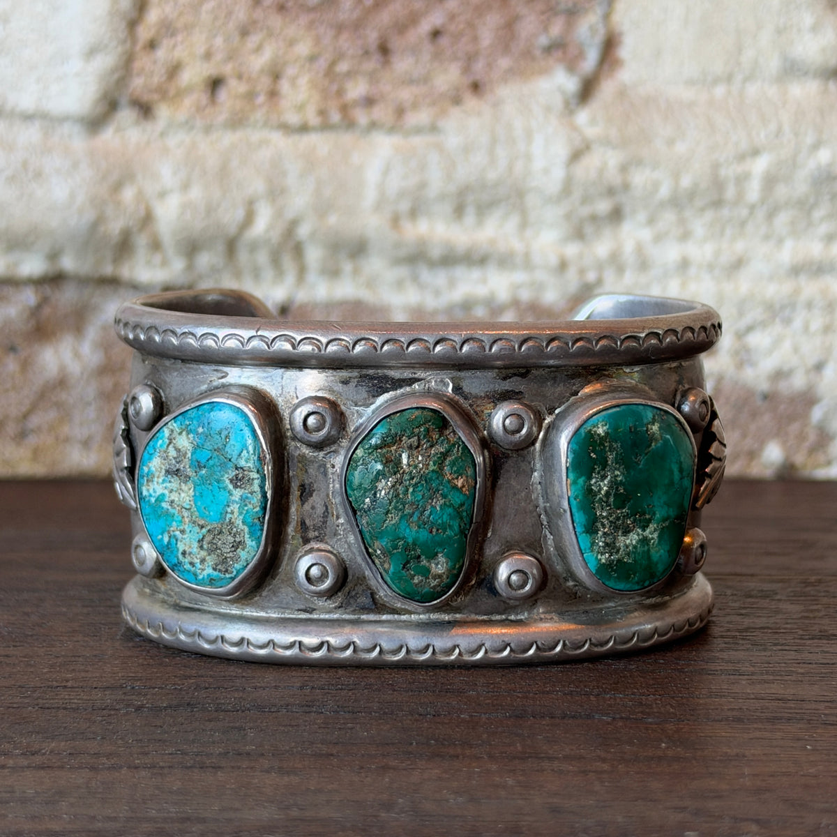 Vintage King Silver Turquoise Cuff Bracelet – Three Stone, Applied Feathers, Stamped Border