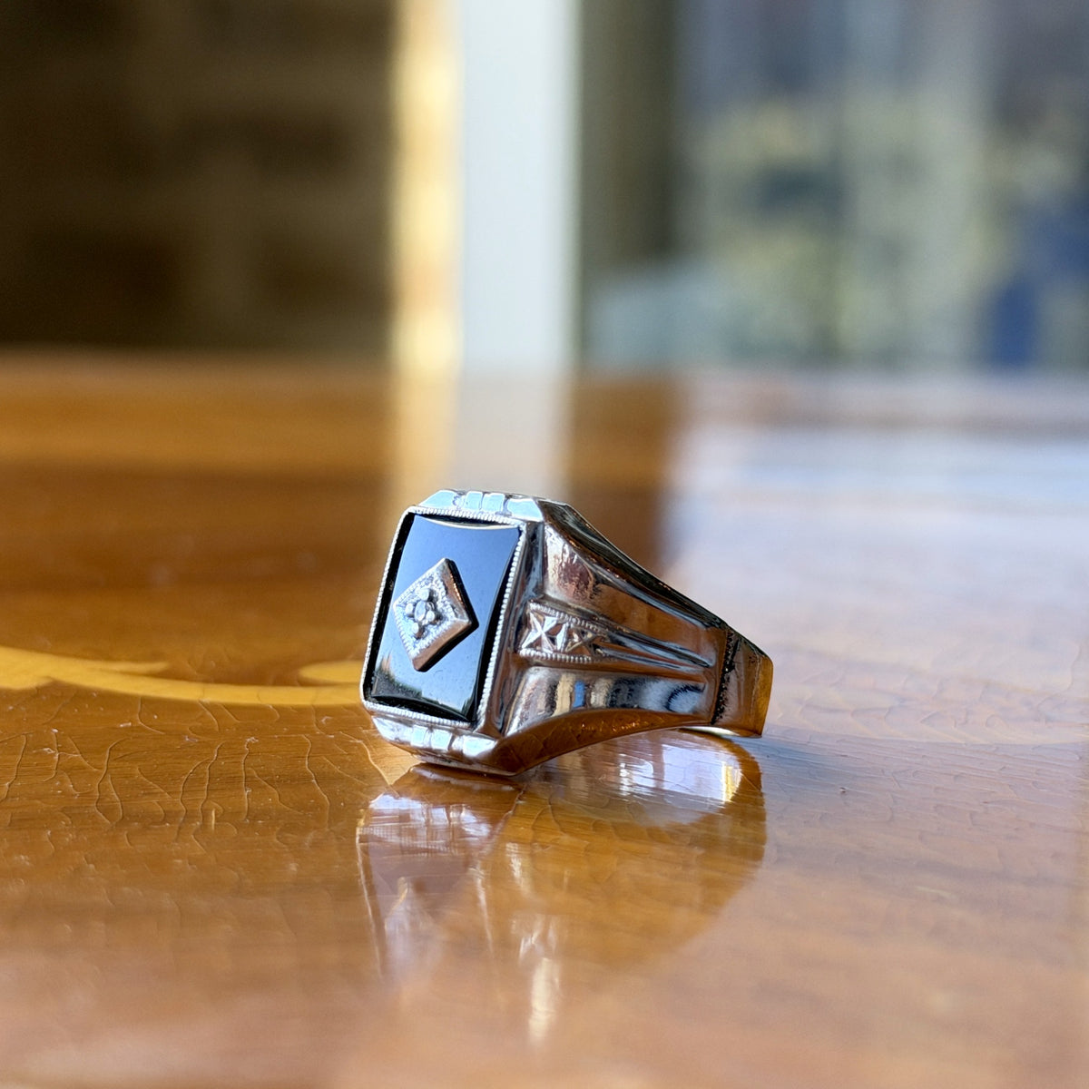 Vintage Sterling Silver & 10K Gold Top Black Onyx Signet Ring – Accent Stone, Engraved Shoulders, Size 9.5