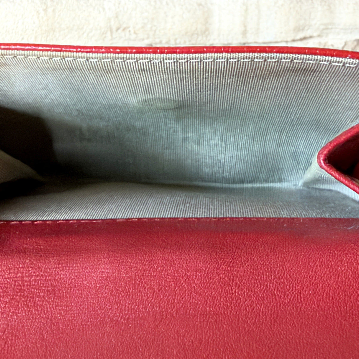 Vintage Chanel Caviar Leather Bifold Wallet – Red, Stitched CC Logo