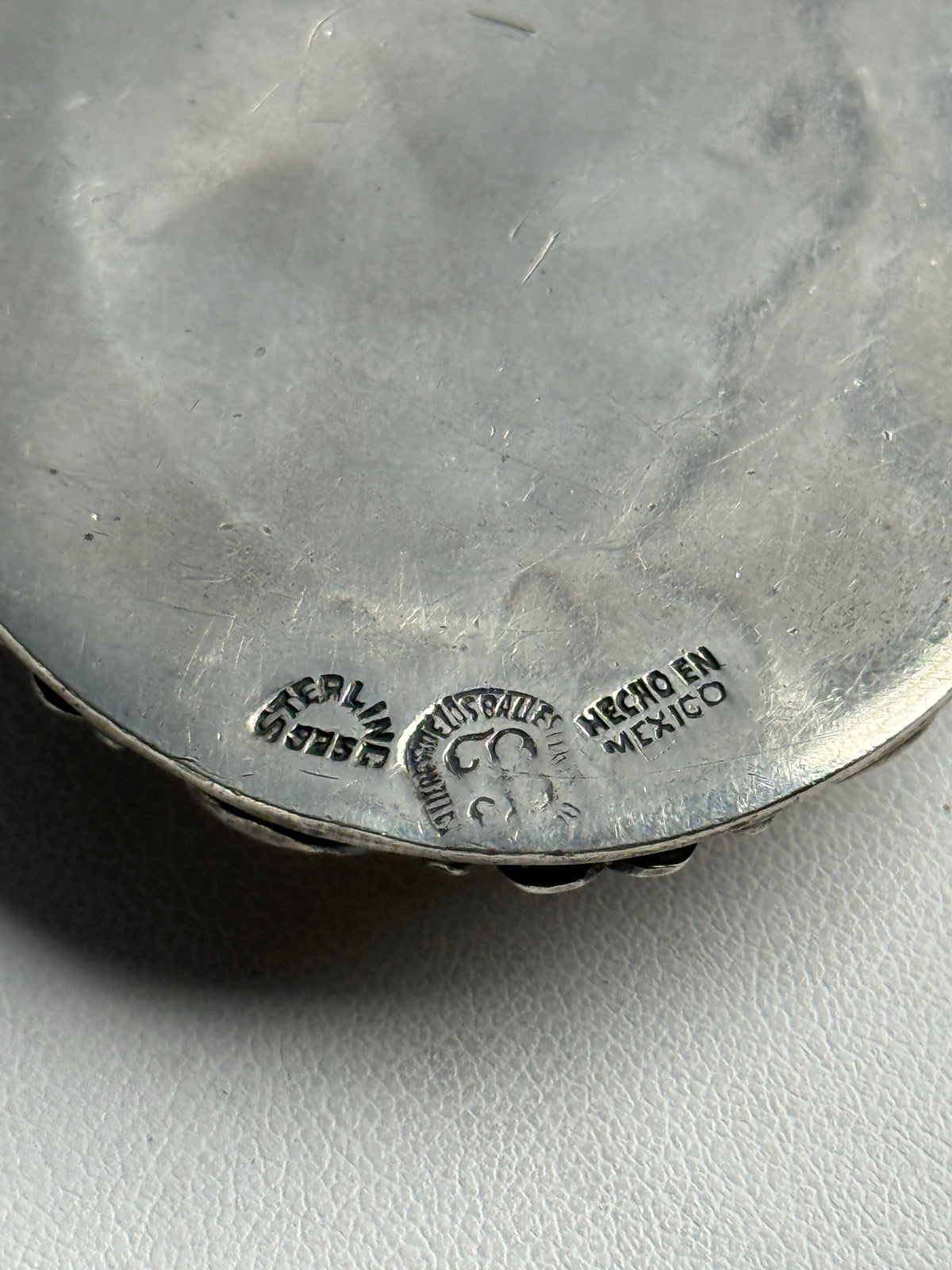 Los Ballesteros locket